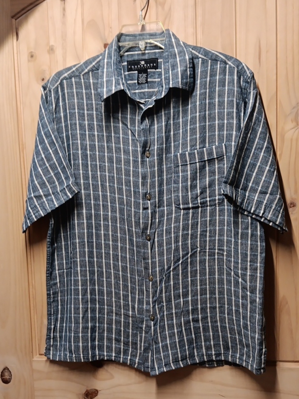 Consensus Sportswear Men’s Short Sleeve Button-Down Shirt EUC